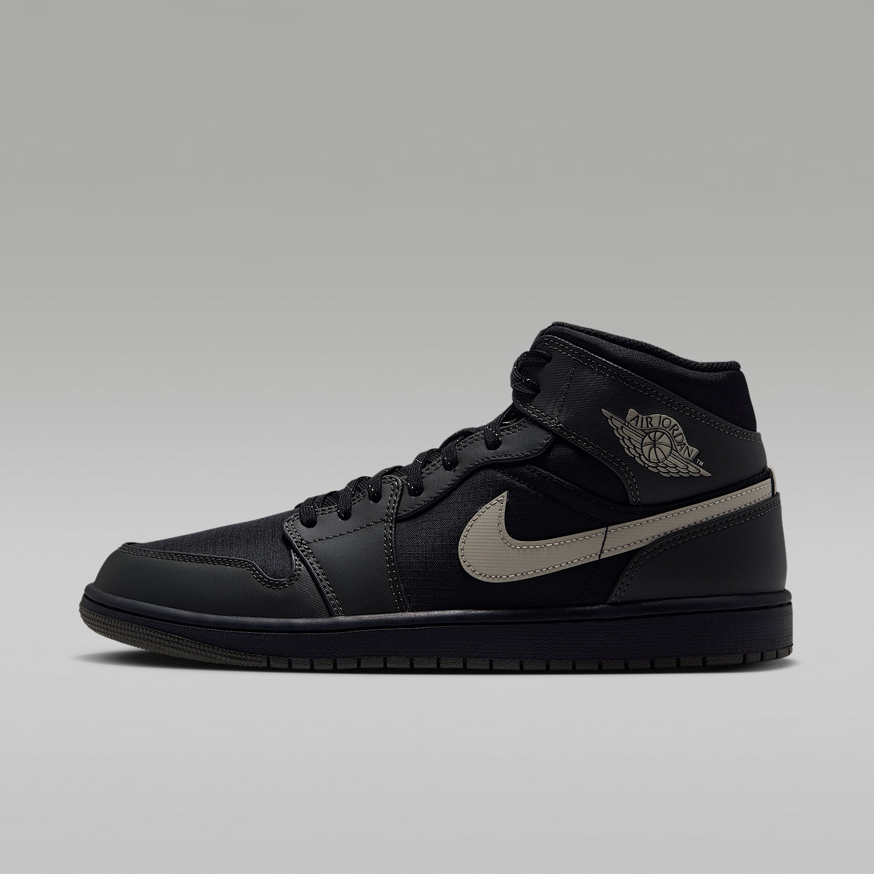 Air Jordan 1 Mid Utility Men's Shoes. Nike IL